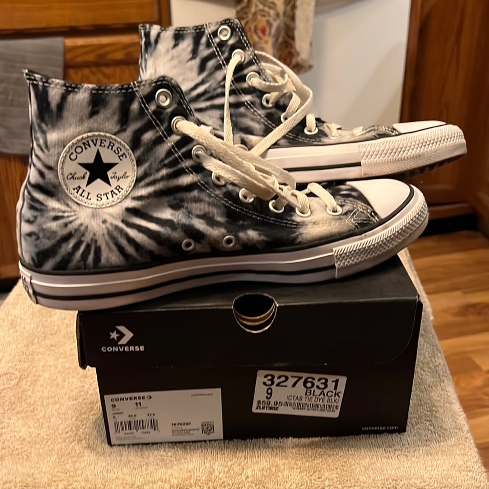 Men’s Size 9 Converse